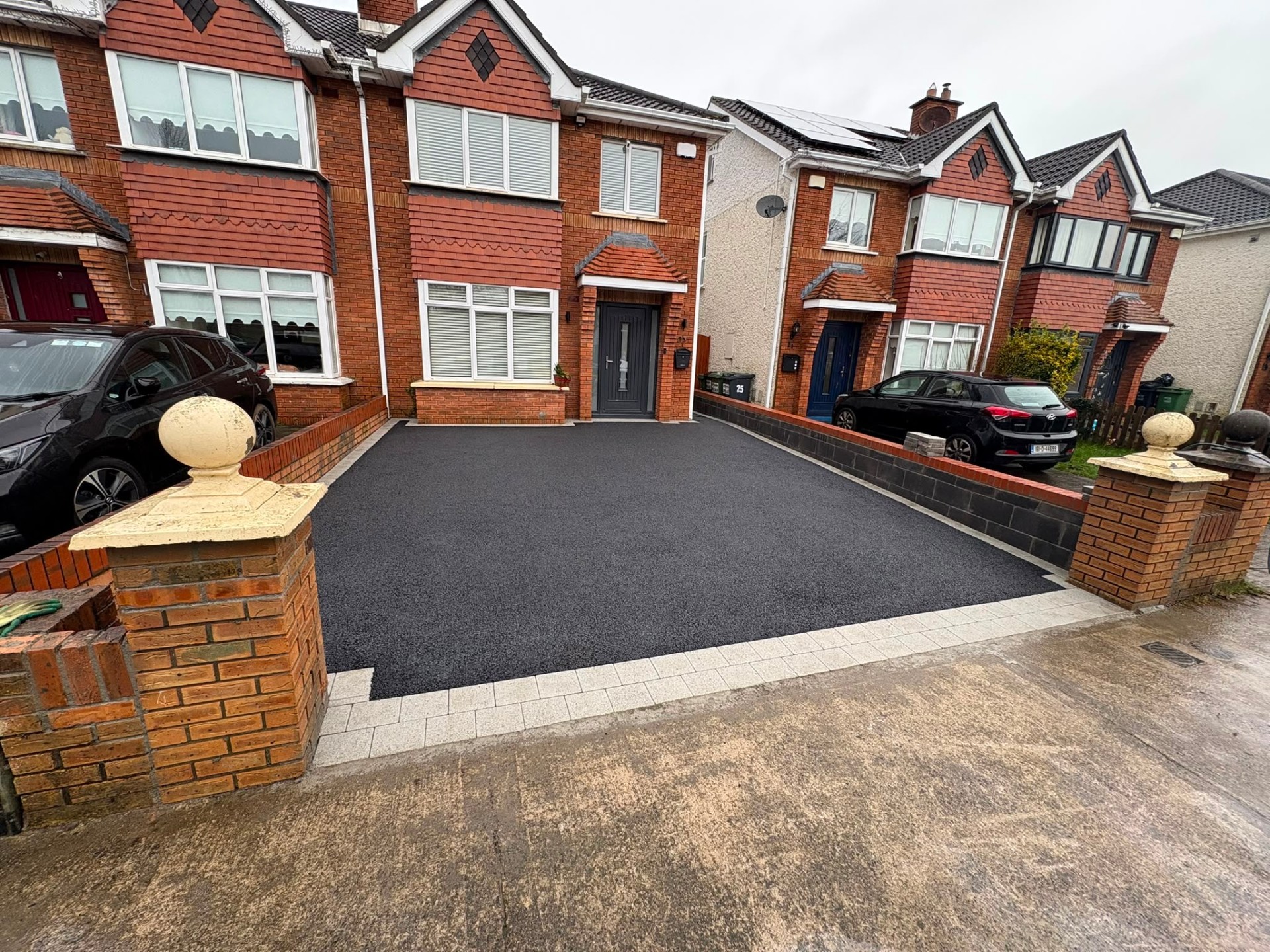 New block paving driveway with contrasting charcoal border, North Dublin